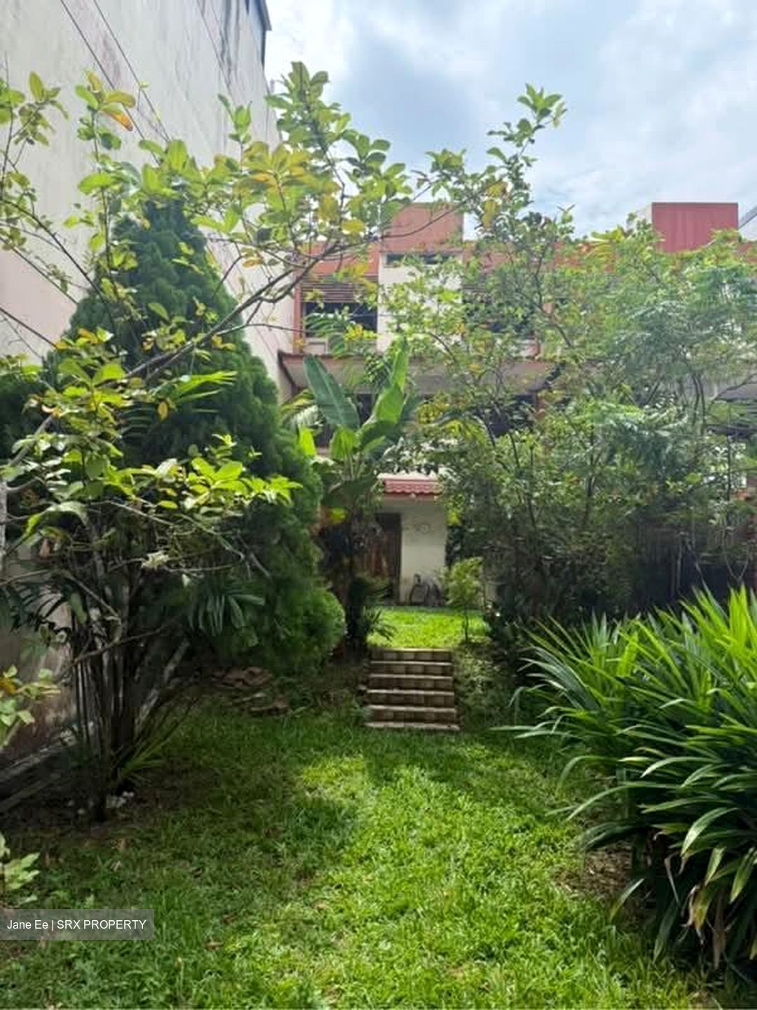 Recreation Lane (D19), Terrace #569040091